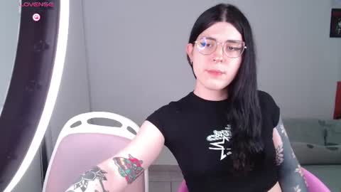 Snapshot of chloe_levine chatting on 08.04.26 Chloe Levine online show from 08.04.26