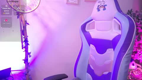 Snapshot of chloe_moons_ chatting on 02.27.26 CLOE online show from 02.27.26