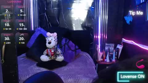 Snapshot of chloe_smith5 chatting on 07.13.26 chloe_smith5 online show from 07.13.26