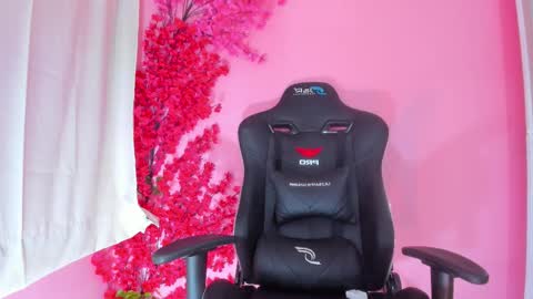 Chloe Miller  online show from 12.03.25