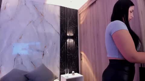 chloe online show from 10.14.25