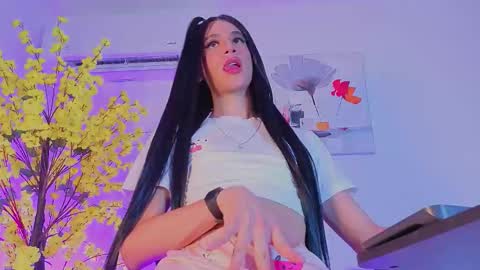 Snapshot of chloebigcockxx chatting on 10.27.25 Im Chloe independent account online show from 10.27.25