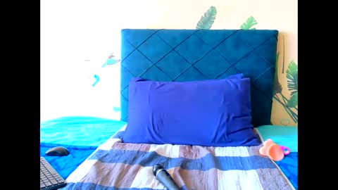 Chloe Chrome online show from 10.11.25