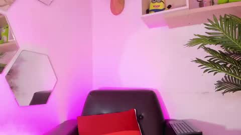 Snapshot of chloee_adams_ chatting on 03.05.25 Chloe online show from 03.05.25