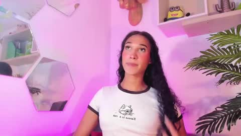 Snapshot of chloee_adams_ chatting on 03.08.25 Chloe online show from 03.08.25