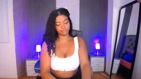 chloee_hs online show from 12.19.24