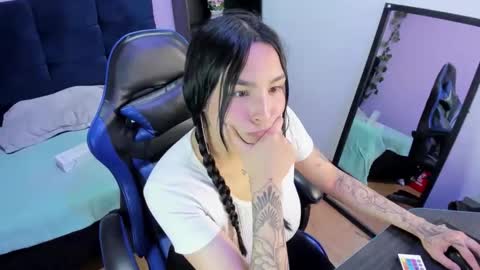 ChloeeThompson online show from 10.22.25