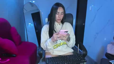 ChloeeThompson online show from 11.05.25