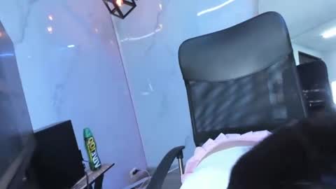 ChloeeThompson online show from 11.09.25