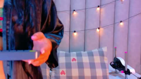 Snapshot of chloeemiller__ chatting on 02.22.26 C H L O E online show from 02.22.26