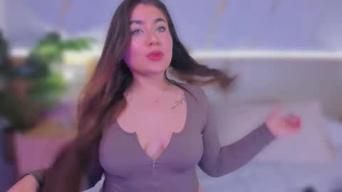 Chloee online show from 10.31.25