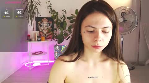 Snapshot of chloeesummerss chatting on 10.12.25 Chloe online show from 10.12.25