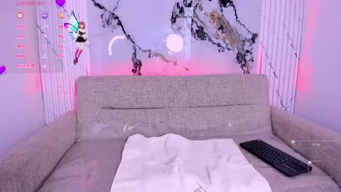 Snapshot of chloegils chatting on 10.06.25 chloegils online show from 10.06.25