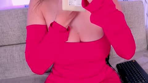 Snapshot of chloegils chatting on 10.16.25 chloegils online show from 10.16.25