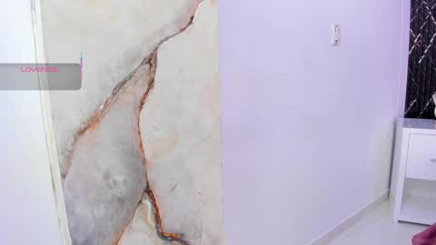 chloegils online show from 11.30.25