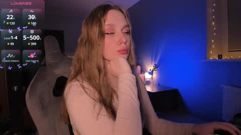 chloegins online show from 12.04.24