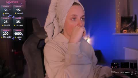 chloegins online show from 12.10.24
