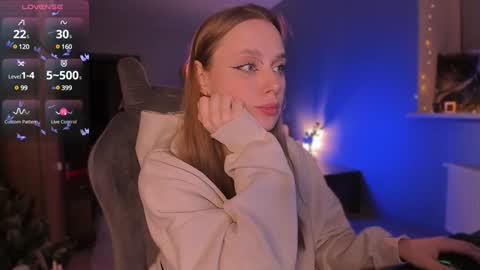 chloegins online show from 12.10.24