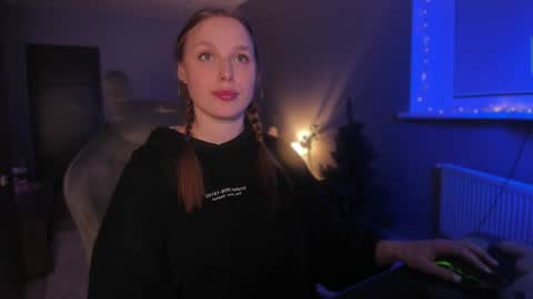 chloegins online show from 12.17.24