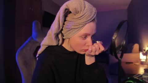 chloegins online show from 12.24.24