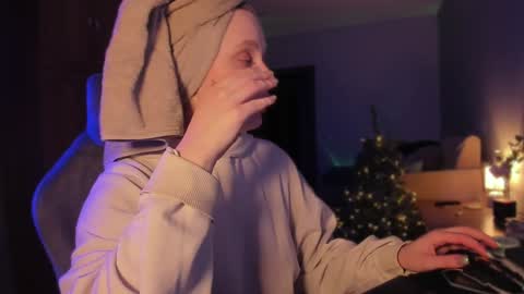 chloegins online show from 12.26.24