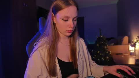 chloegins online show from 12.27.24