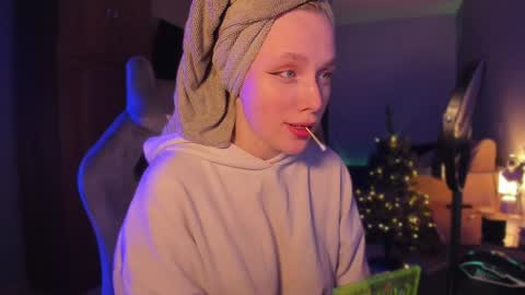 chloegins online show from 12.28.24