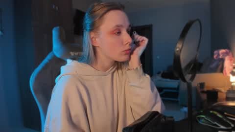 chloegins online show from 01.11.25