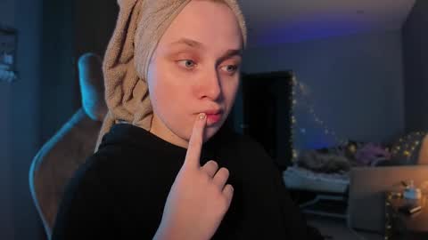 chloegins online show from 01.21.25