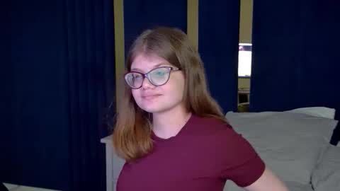 ChloeHalses online show from 01.12.26