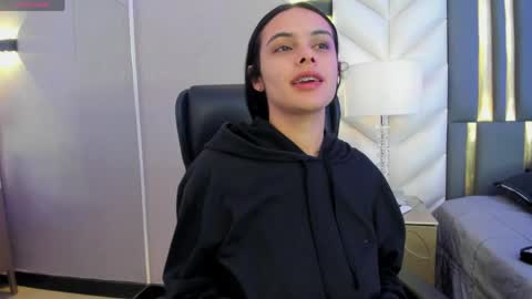  Chloe Harper  online show from 04.15.26