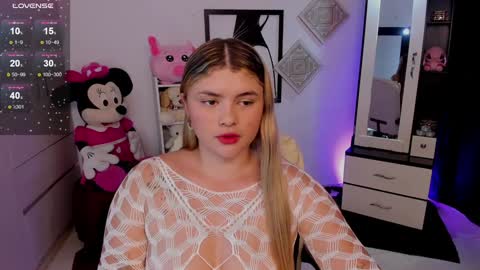 Snapshot of chloejones__ chatting on 01.07.25 Chloee online show from 01.07.25