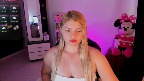 Snapshot of chloejones__ chatting on 03.07.25 Chloee online show from 03.07.25