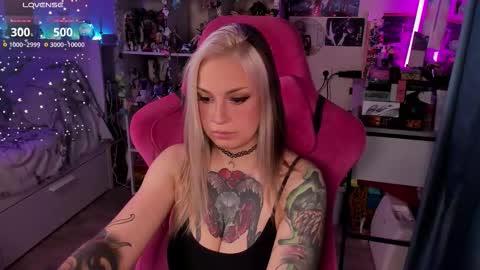 ChloeKohaku online show from 10.15.25