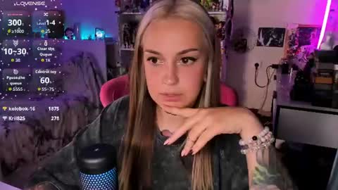 Snapshot of chloekohaku chatting on 06.13.26 ChloeKohaku online show from 06.13.26