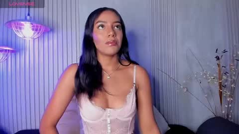 CHLOE  online show from 01.17.25