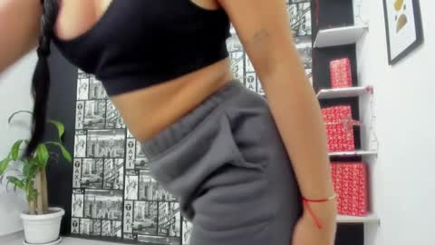 ChloeTurner  online show from 01.05.25