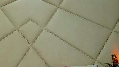 Chloe Vee online show from 01.11.26