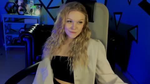 ChloeWight online show from 04.07.26