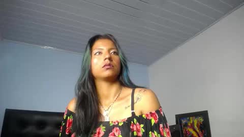 chloewills_ online show from 01.05.26