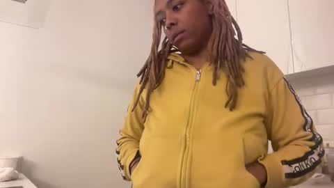 ChocolateCakeQueen online show from 12.05.24