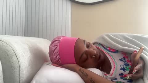 ChocolateCakeQueen online show from 12.24.24