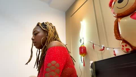 ChocolateCakeQueen online show from 02.15.25