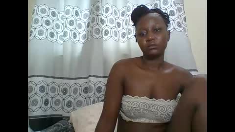 Snapshot of chocolateskin4 chatting on 10.06.25 JANE online show from 10.06.25