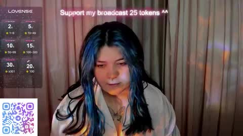 Snapshot of choe_bliss chatting on 10.04.25 choe_bliss online show from 10.04.25