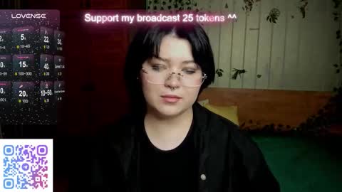 Snapshot of choe_bliss chatting on 10.16.25 choe_bliss online show from 10.16.25