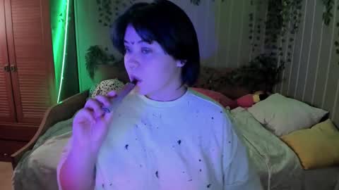 Snapshot of choe_bliss chatting on 10.28.25 choe_bliss online show from 10.28.25