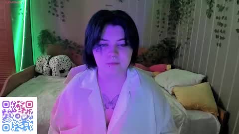 Snapshot of choe_bliss chatting on 10.29.25 choe_bliss online show from 10.29.25