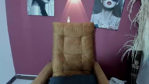  Laura  online show from 01.25.25