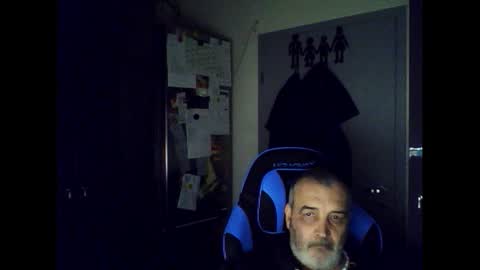 Snapshot of chris250268 chatting on 09.12.25 Chris online show from 09.12.25